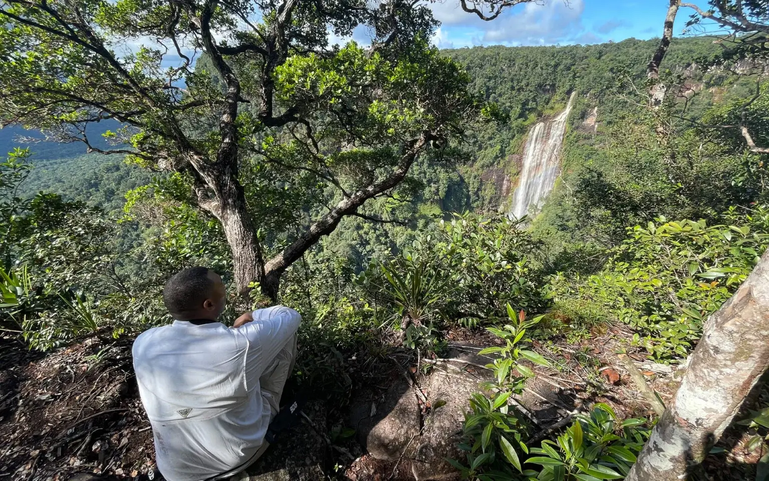 Suriname activist John Goedschalk is seeking 10.000 signatures to save 560,000 hectares of Suriname’s virgin rainforest.